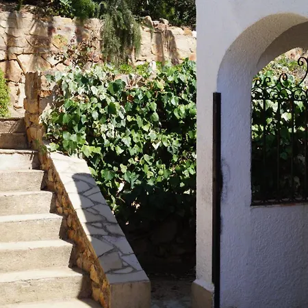 Tanderai Villa *