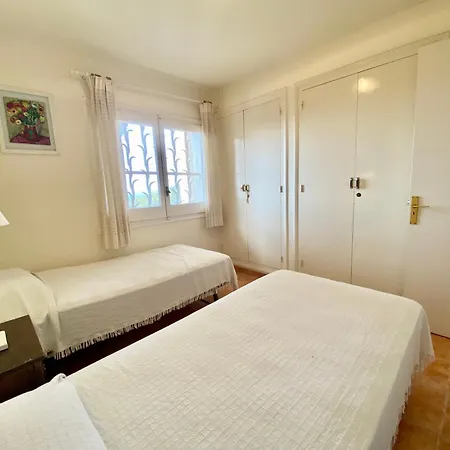 Tanderai Villa