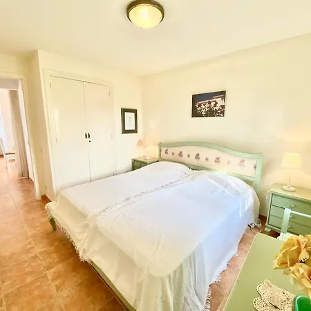 Tanderai Villa *