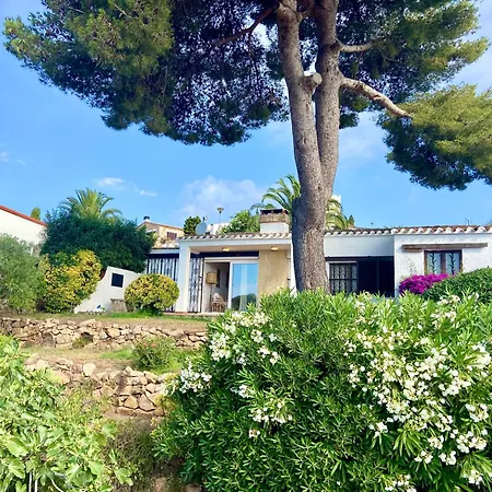Tanderai Villa